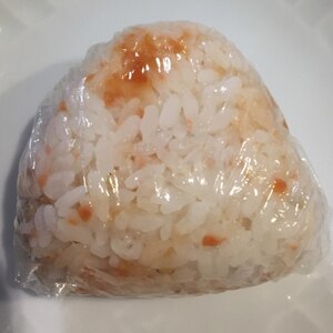 鮭フレーク入りかつお節おにぎり